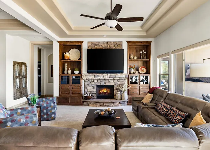 Desert Oasis With Pool Black Mountain Views Holiday home *