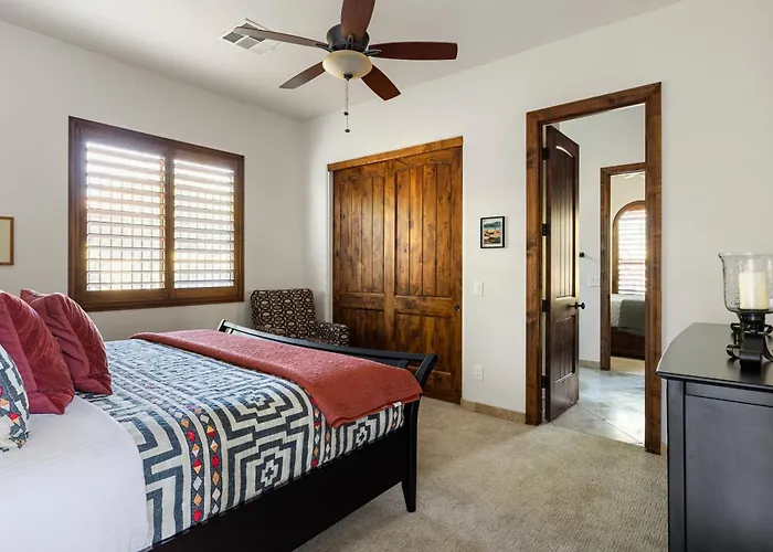 Desert Oasis With Pool Black Mountain Views Holiday home