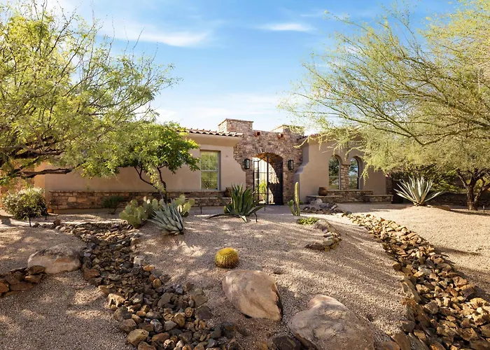 Desert Oasis With Pool Black Mountain Views Holiday home