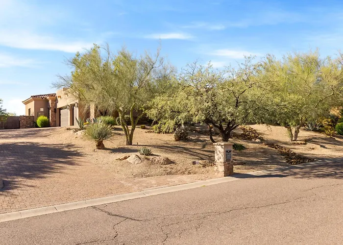 Desert Oasis With Pool Black Mountain Views Holiday home *
